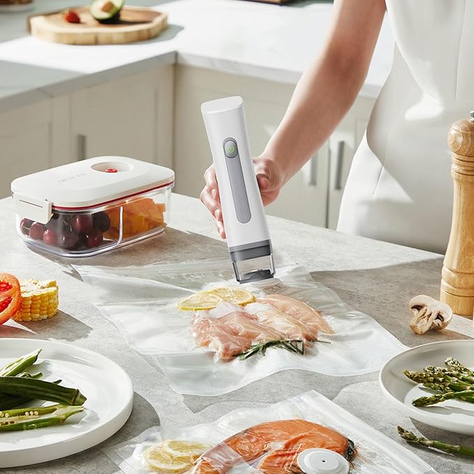 Handheld Vacuum Sealer with Visible Water Tank –Spill-Proof, One-Touch Operation, Wireless & Portable for Kitchen, Camping, or Travel | 30 Reusable Bags, 6X Freshness, 60kPa Suction (Creamy White)