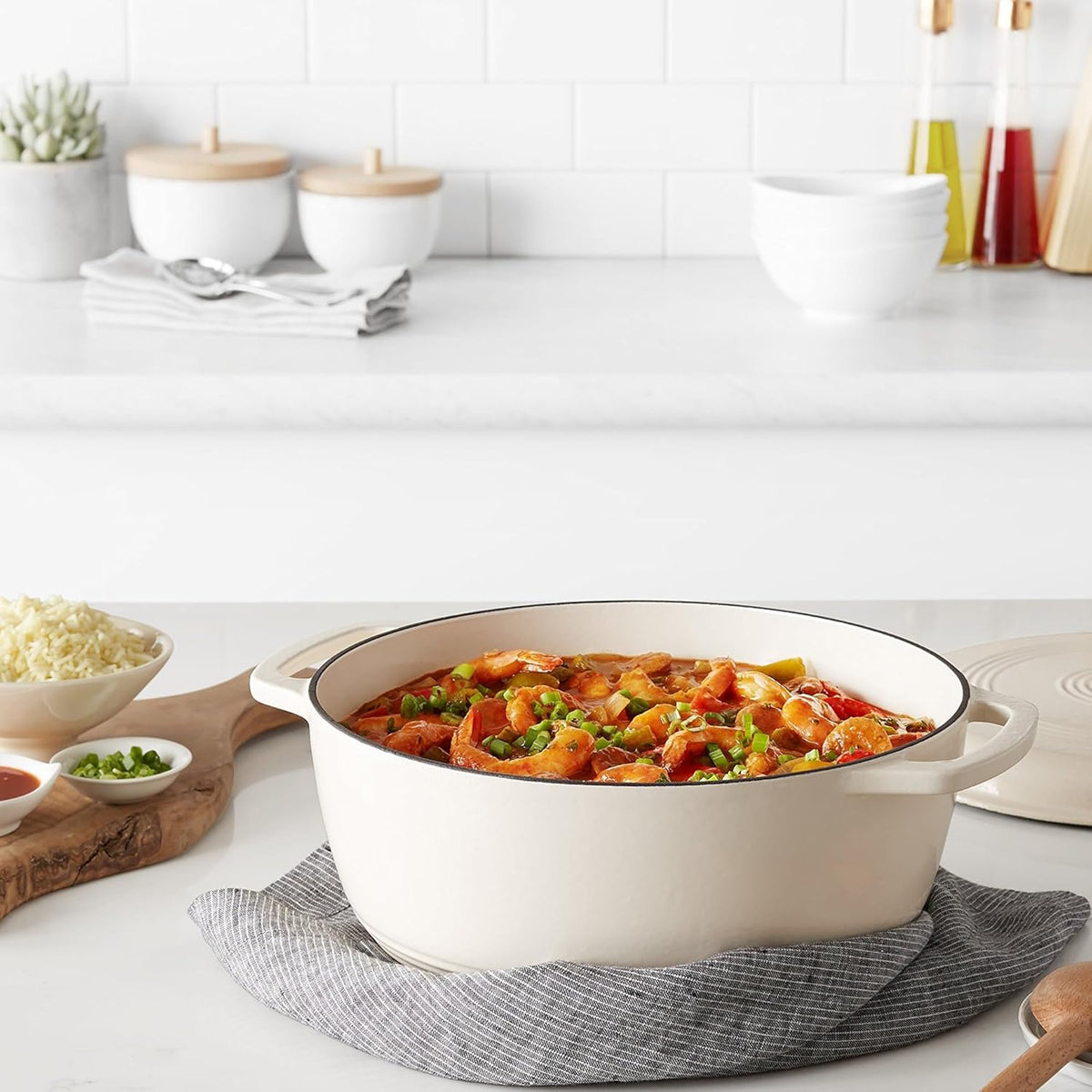 Amazon Basics Cast Iron Dutch Oven Pot with Lid, Enameled, Round, Dual Handles, Heavy-Duty, Large, 7.3-Quart, White